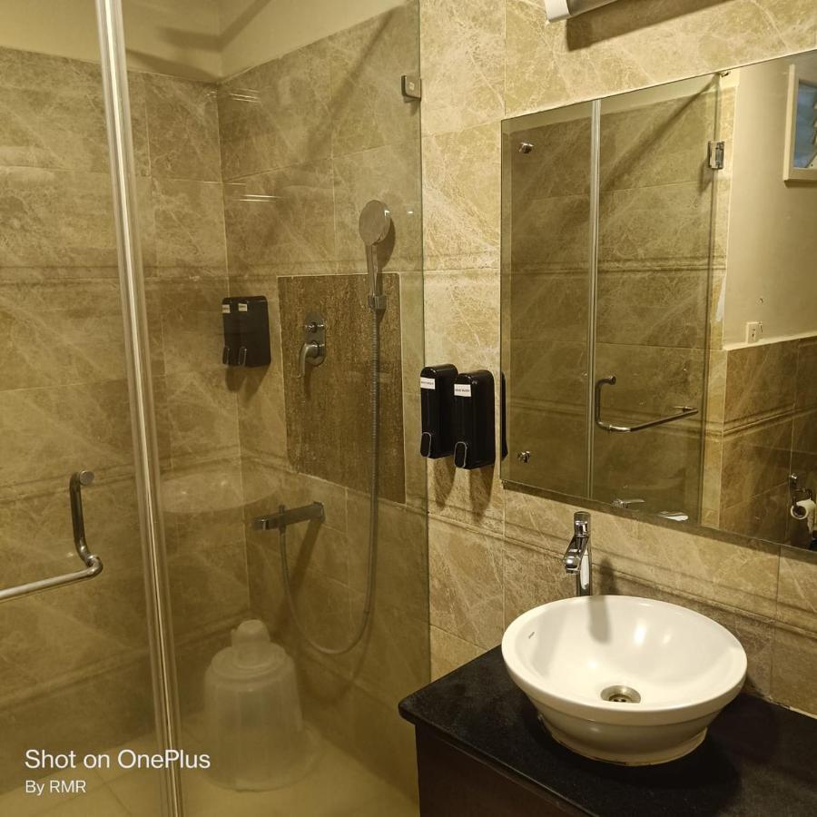 Astra Hotels & Suites Whitefield Near To Nallurahalli Metro Station And Ktpo Bangalore Esterno foto