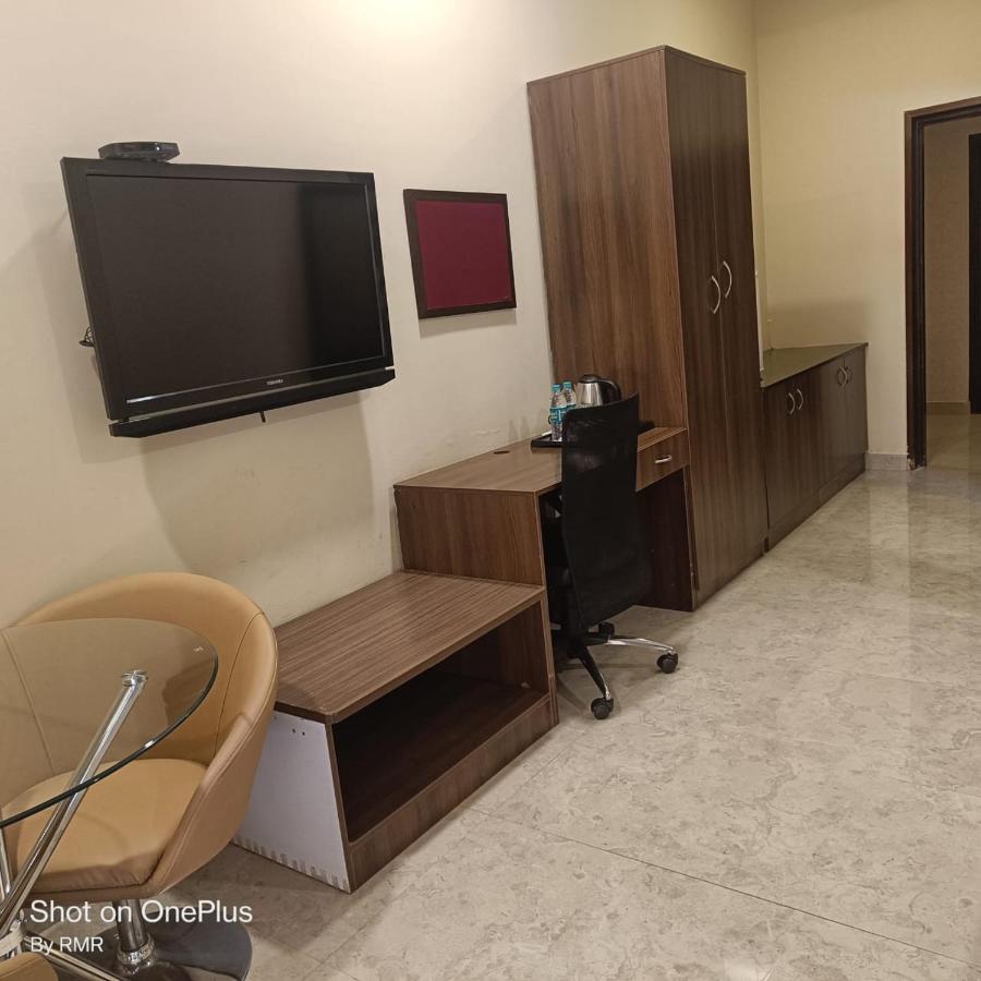 Astra Hotels & Suites Whitefield Near To Nallurahalli Metro Station And Ktpo Bangalore Esterno foto