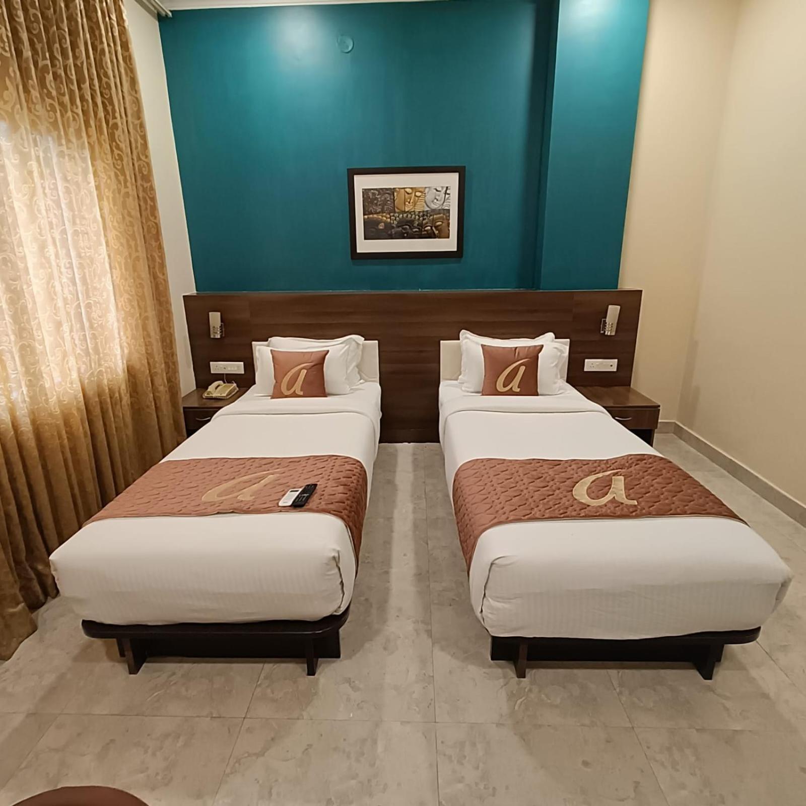 Astra Hotels & Suites Whitefield Near To Nallurahalli Metro Station And Ktpo Bangalore Esterno foto