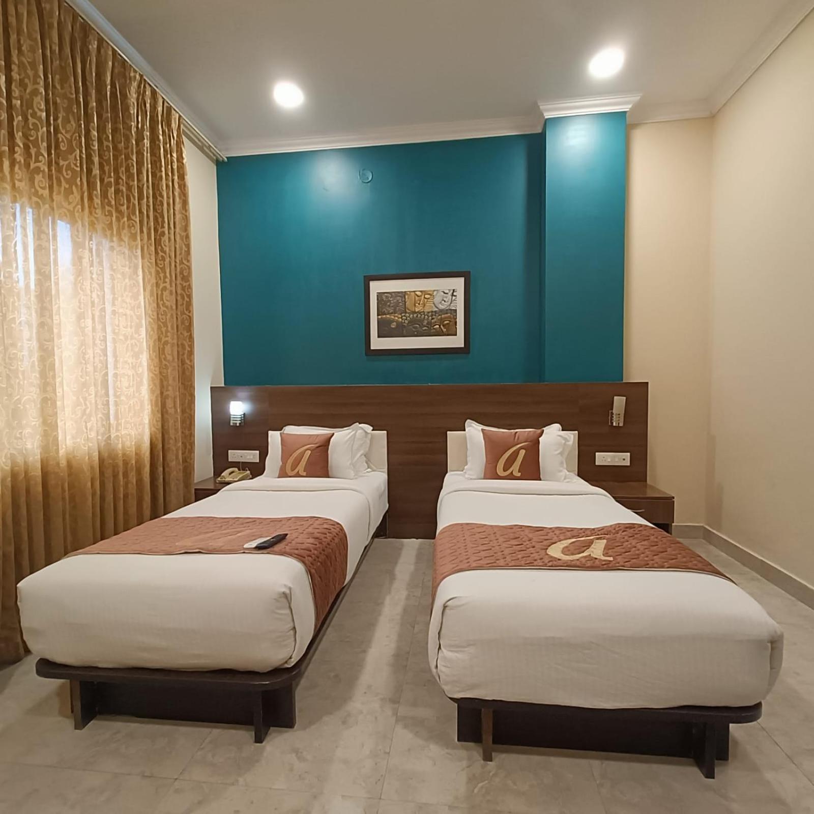 Astra Hotels & Suites Whitefield Near To Nallurahalli Metro Station And Ktpo Bangalore Esterno foto