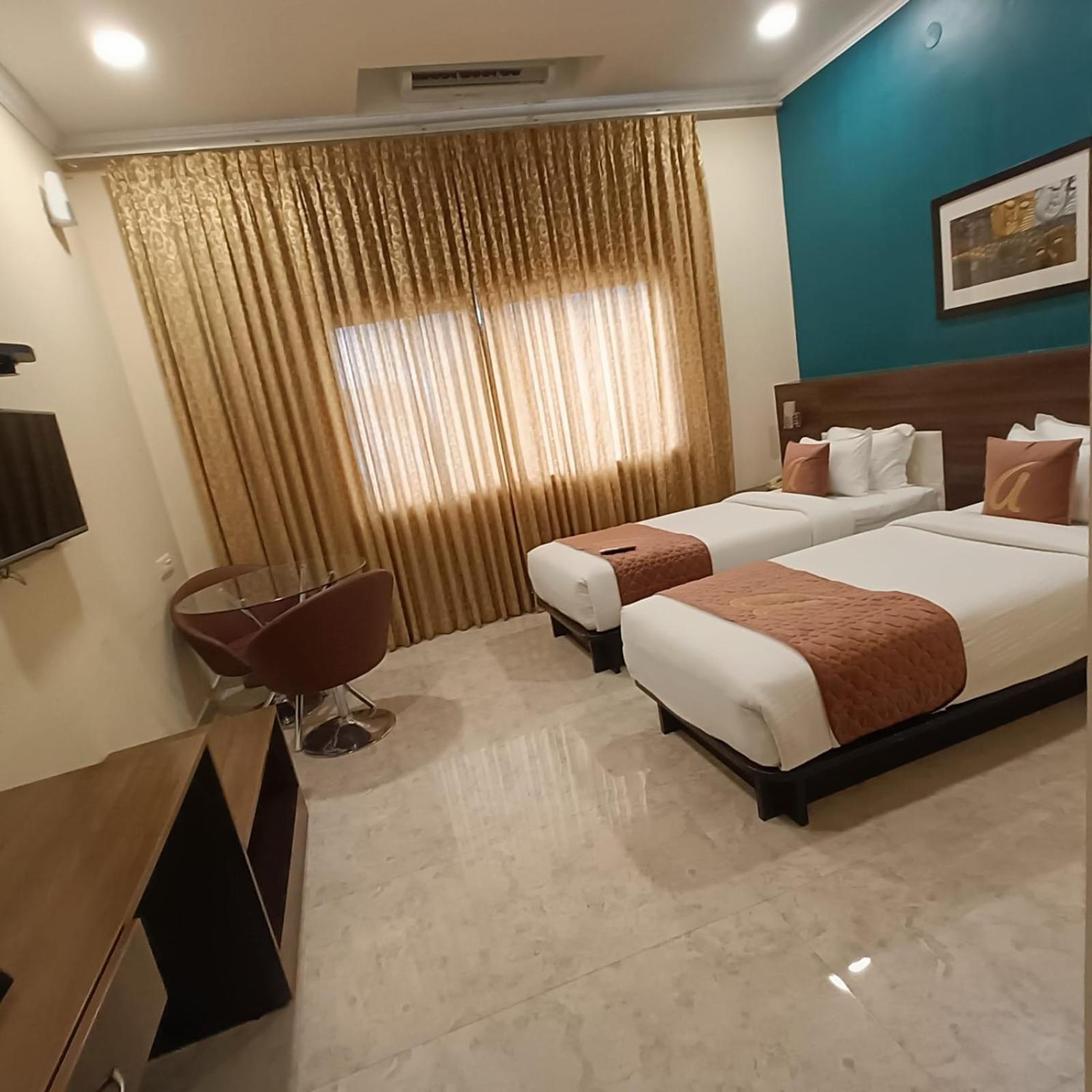 Astra Hotels & Suites Whitefield Near To Nallurahalli Metro Station And Ktpo Bangalore Esterno foto